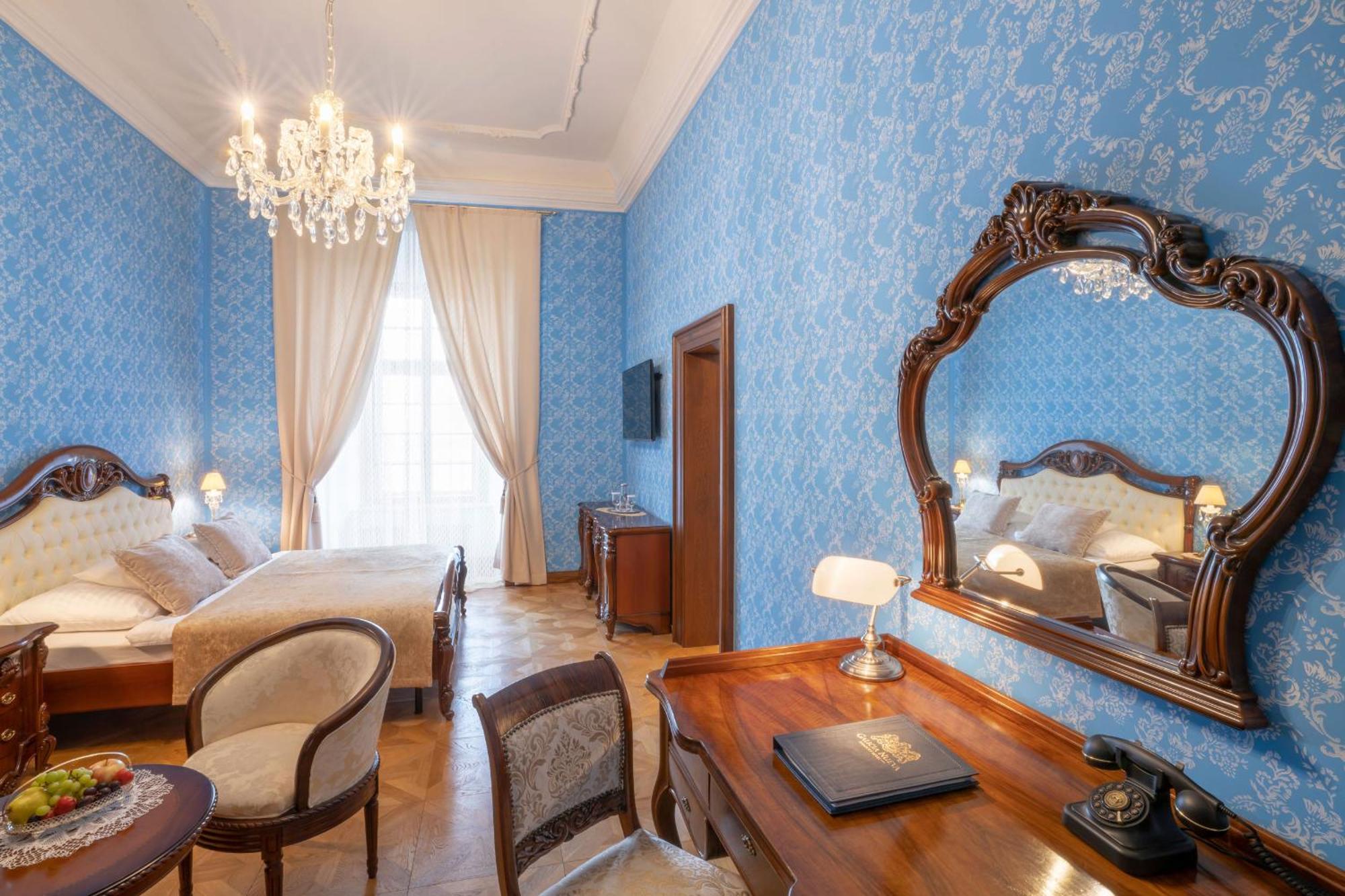 Galicia Nueva, Castle Hotel Lučenec 외부 사진