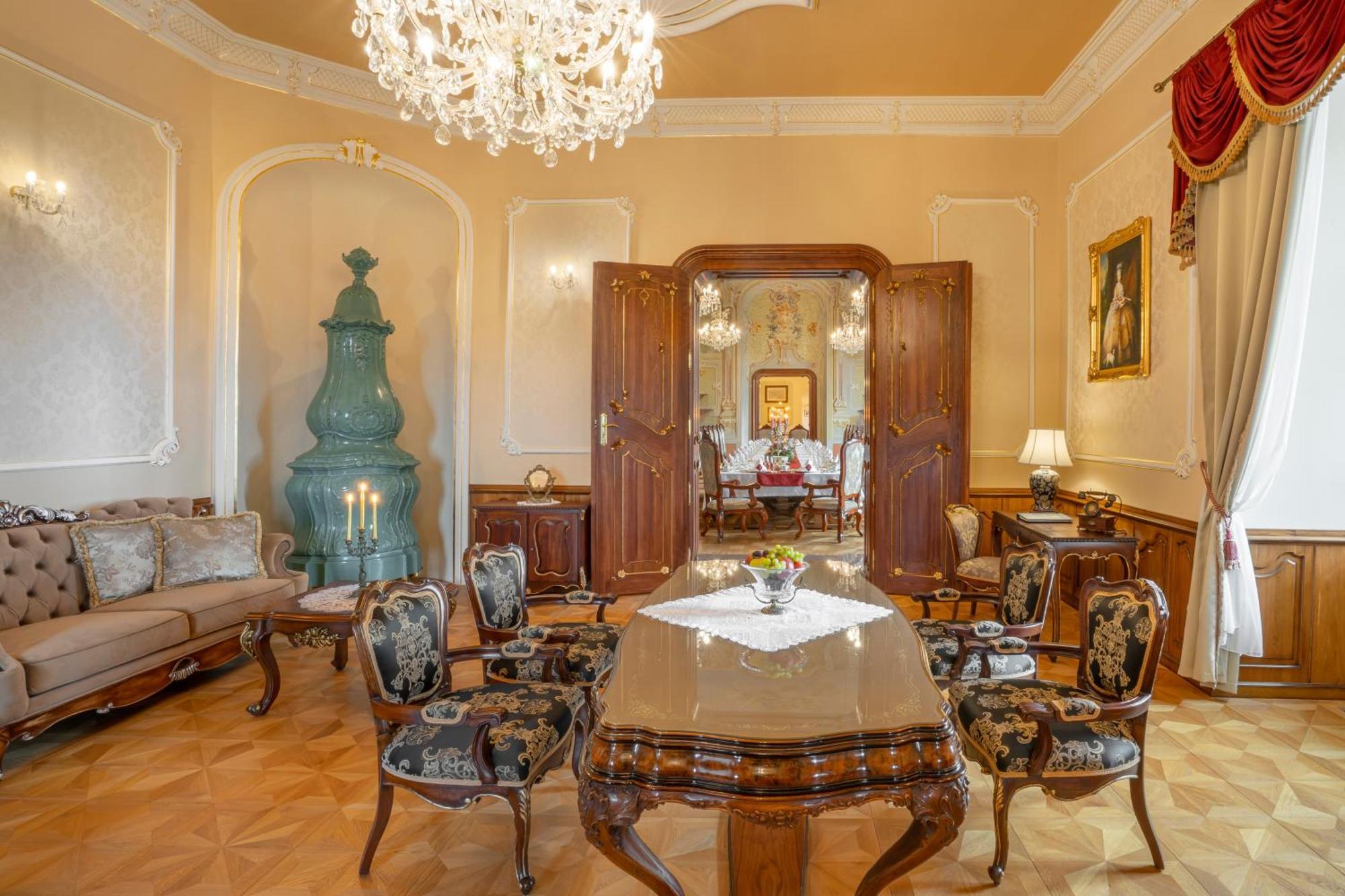 Galicia Nueva, Castle Hotel Lučenec 외부 사진